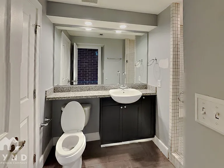 710 W Trade St #518 — Photo 8