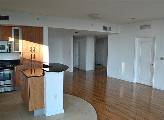 5th image of 7900 Harbor Island Dr APT 526