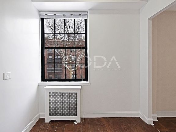 3rd image of 5101 39th Ave APT Ll31