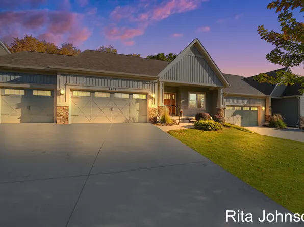 1739 N Brandon Ridge Dr NW, Grand Rapids, MI 49544