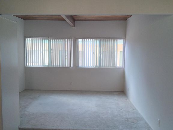 4th image of 551 Avenue A #J
