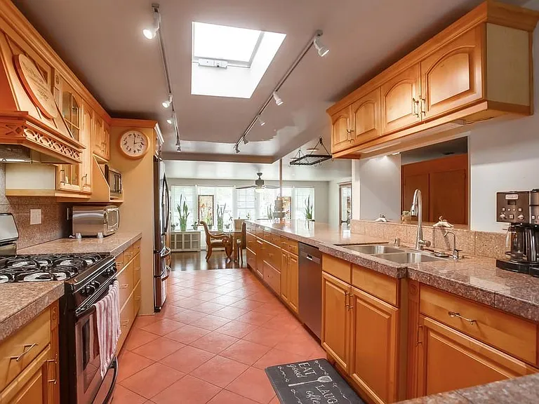 4402 Mount Lindsey Ave — Photo 24