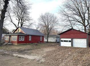 900 A Ave, Armstrong, IA 50514