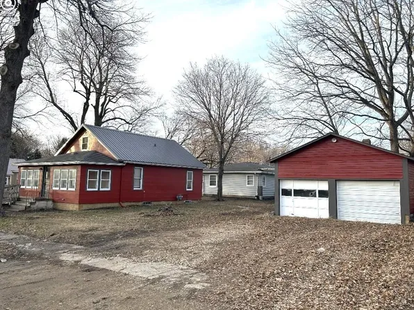 900 A Ave, Armstrong, IA 50514