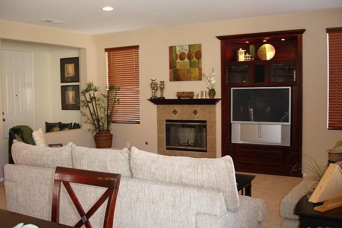 1st image of 5306 Seaglen Way
