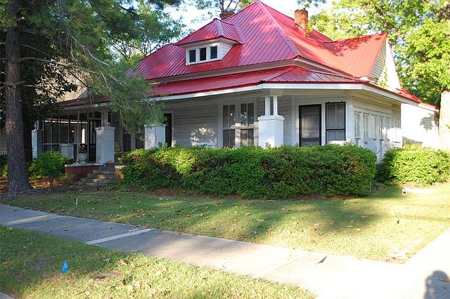 1st image of 106 S Zetterower Ave