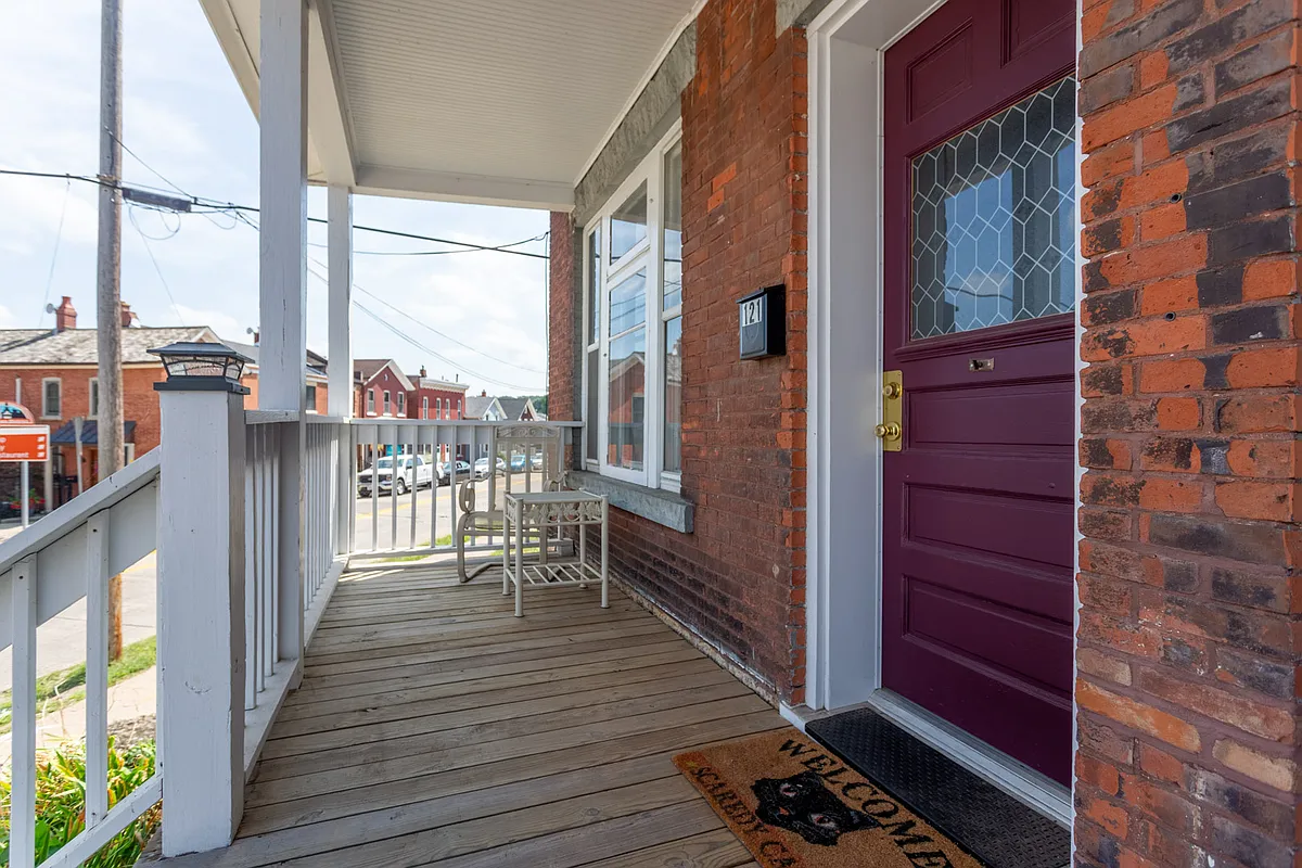 Front porch - 121 Bluff St