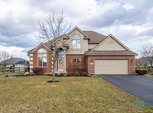 333 Twinbrook Dr, Perrysburg, OH 43551
