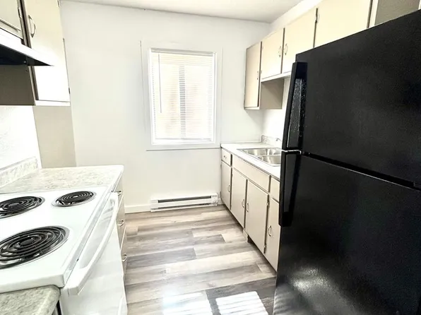 Cedar Crest Apartments