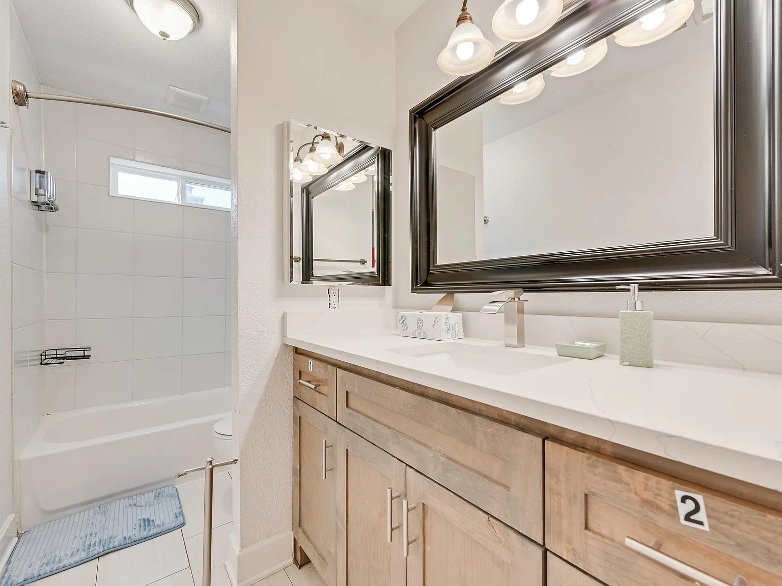 4 bed, 2.0 bath, 1800 sqft, $957 — Photo 3