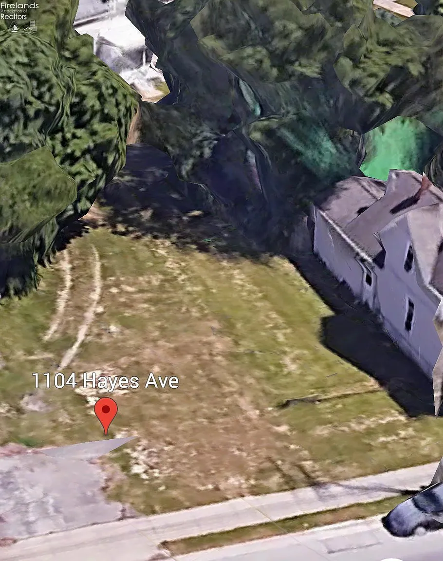 1104 Hayes Ave photo 1