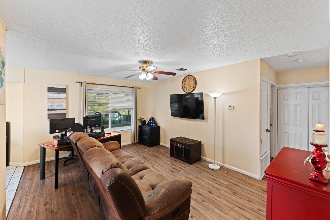 next background image