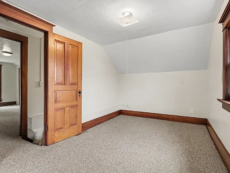 5050 Maple Grove Rd — Photo 18