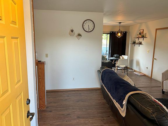 4th image of 1619 E Park Ln