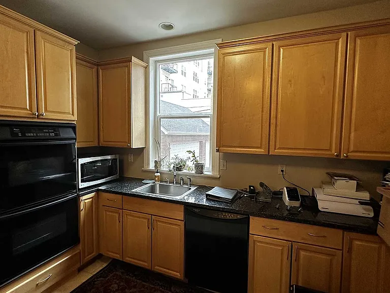 1760 N Gaylord St #0 — Photo 7