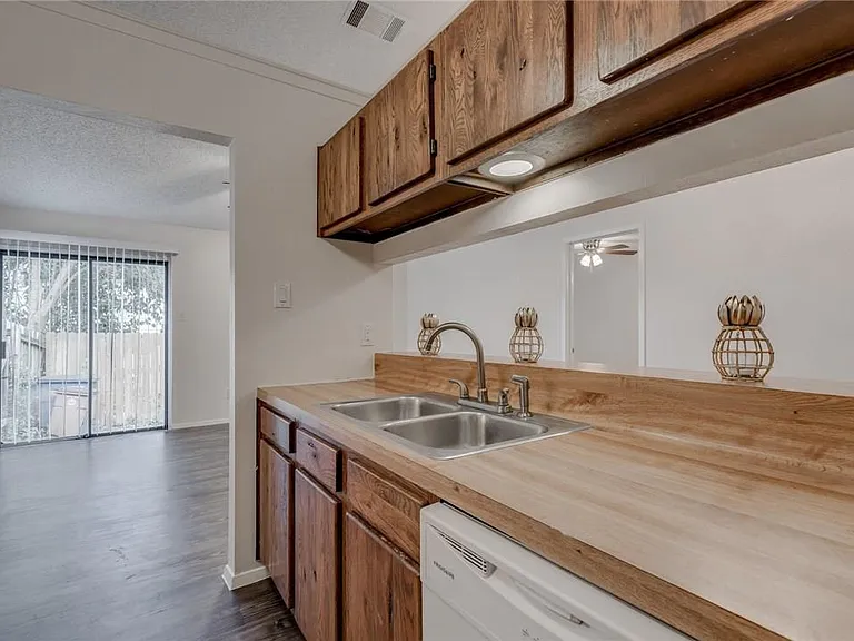 11405 Walnut Ridge Dr #B — Photo 12
