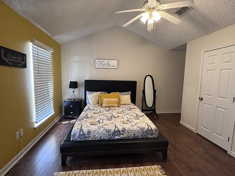 1100 Century Oaks Dr #A — Photo 20