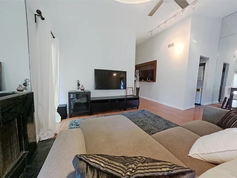 1881 Bering Dr #6 — Photo 8