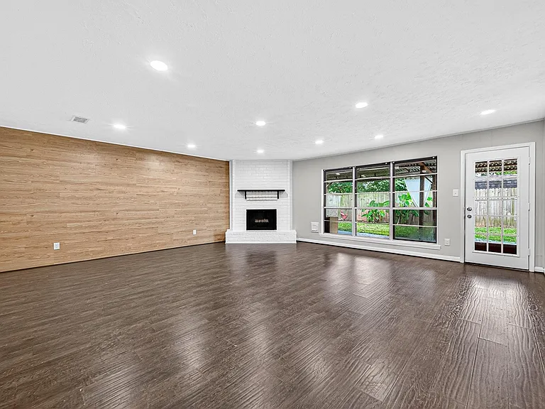 21043 Northern Colony Ct — Photo 7