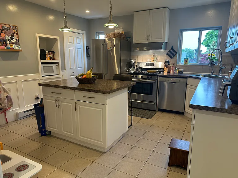65 Essex St #2 — Photo 5