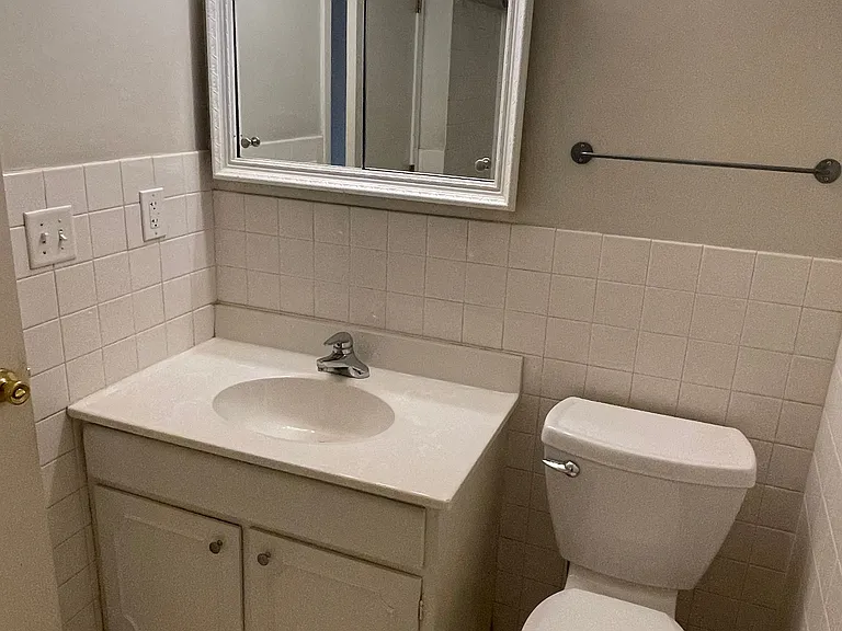 1040 Cleveland Apartments — Photo 18