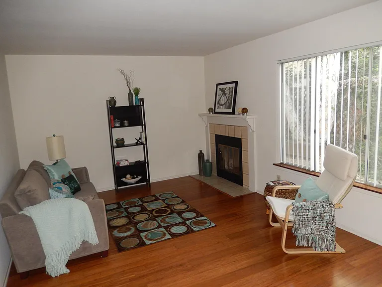 963 Loring St #3 — Photo 4