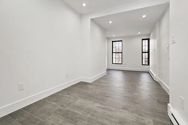Rented by REAL New York | media 2