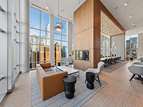 5th image of 704 N Wells St #1313