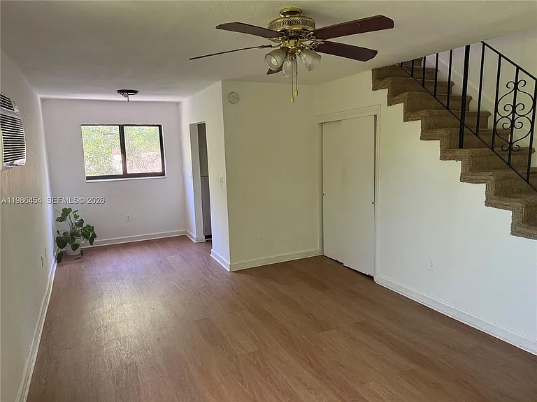 180 NE 71st St #9 — Photo 3