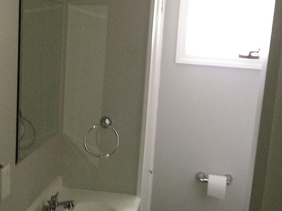3rd image of 48 Park St