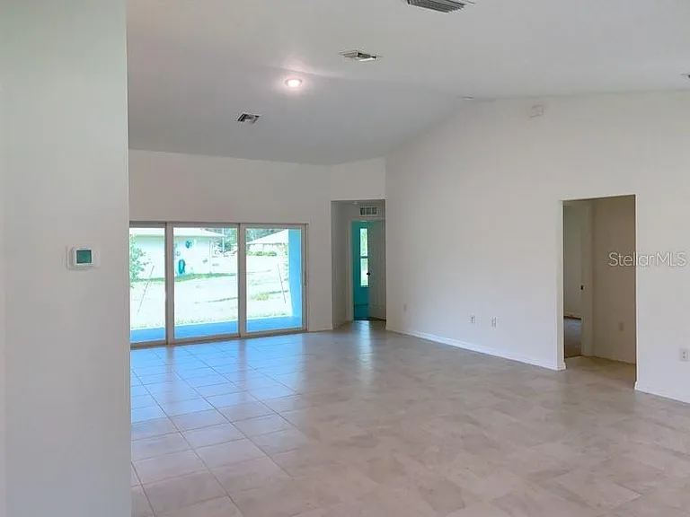22376 Blanchard Ave — Photo 11