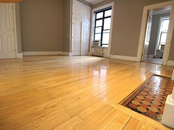3rd image of 113 W 70th St #3BB