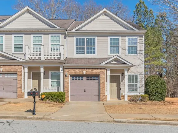 7766 Carnegie Dr, Fairburn, GA 30213