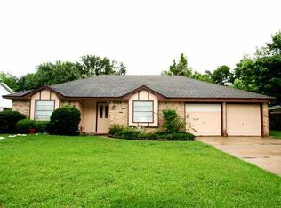 6025 Navajo Trl, Beaumont, TX 77708