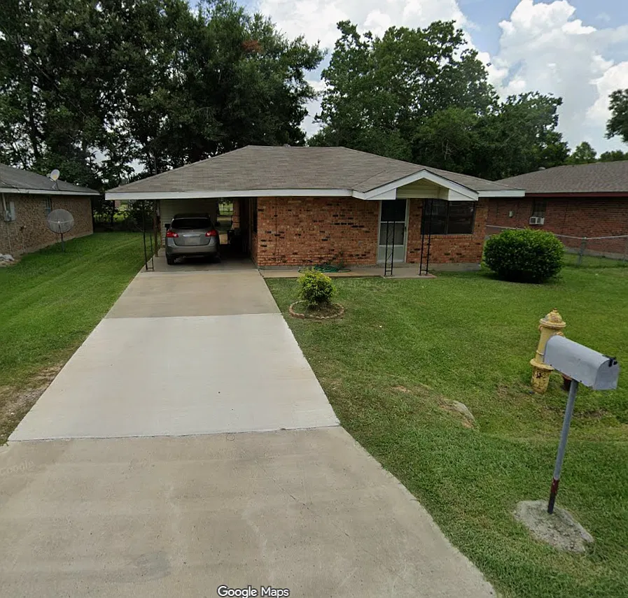 3 bed, 1200 sqft, $900 — Photo 1