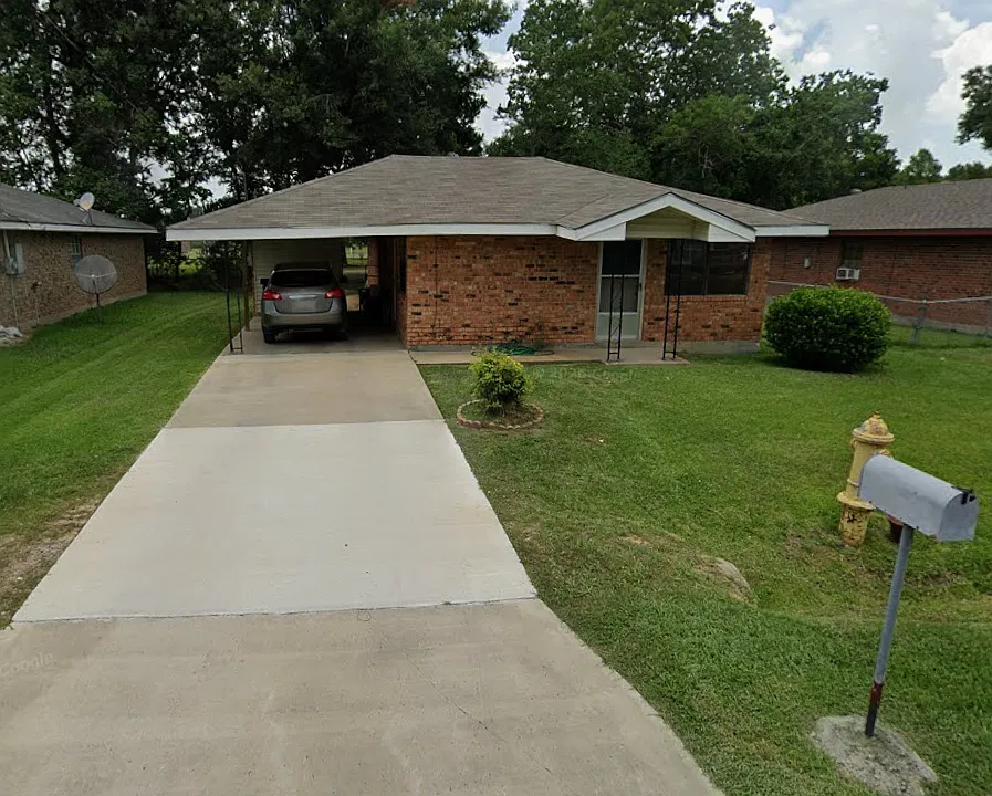 312 Auburn Dr