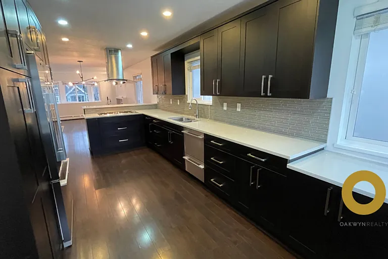 857 E 27th Ave #1A — Photo 4
