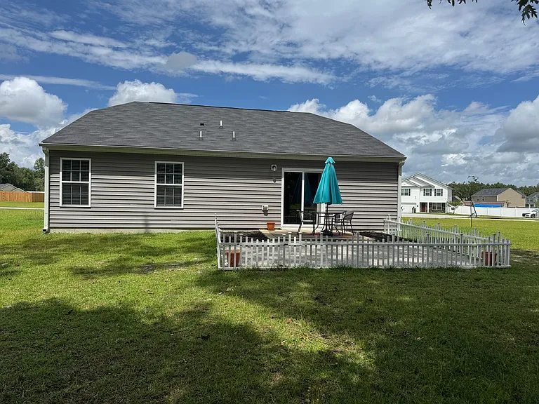 102 Jessica Ct — Photo 19