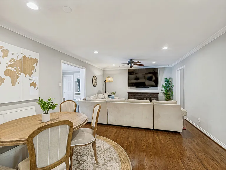4556 Belclaire Ave — Photo 5