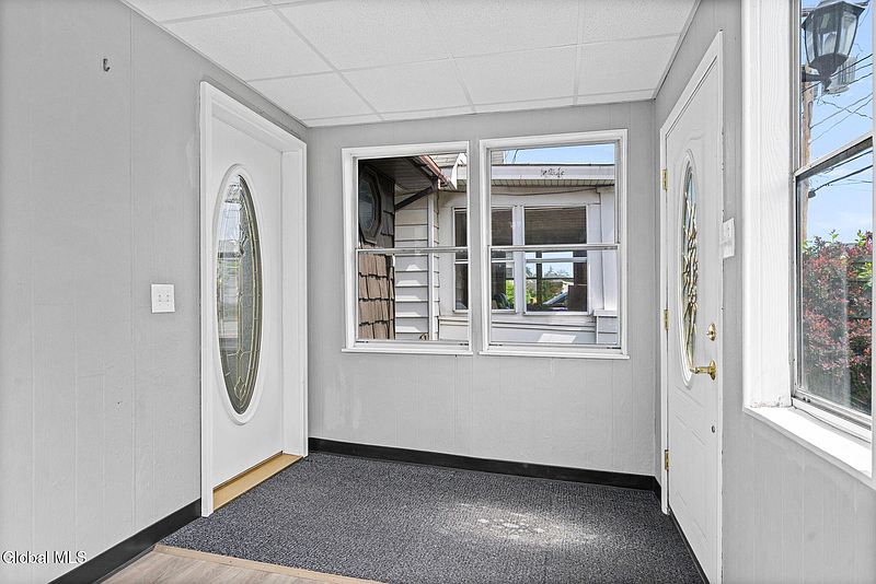 2nd image of 2639 Guilderland Avenue