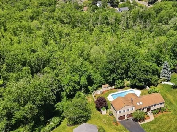 27 Tilden Cir, Weymouth, MA 02190
