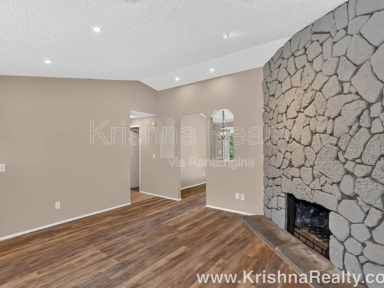 19684 SW 68th Ave — Photo 5