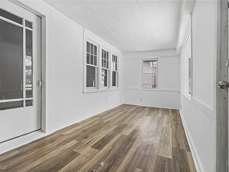 625 Wyandot Ave — Photo 2