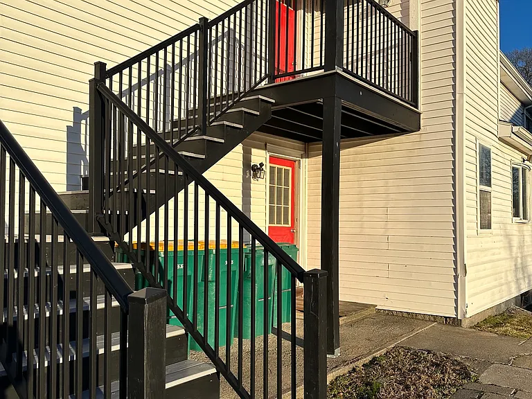 Side entrance to Unit 2