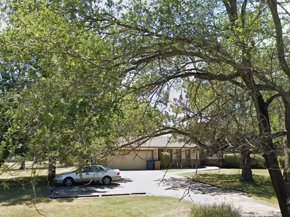 7850 Buena Vista Dr, Valley Center, KS 67147