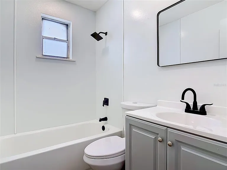 234 N Adams St — Photo 17
