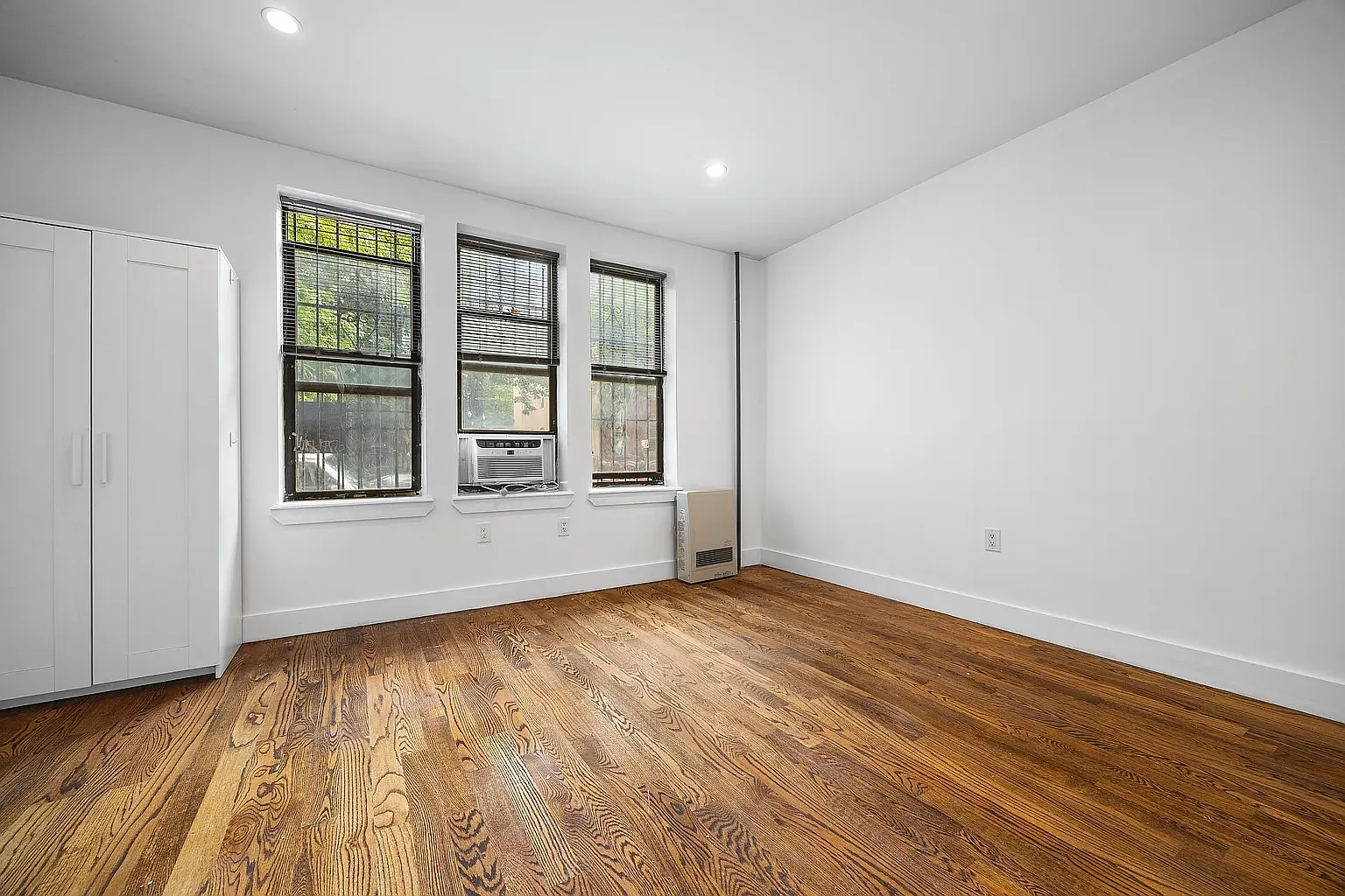 297 Schaefer Street — Photo 1