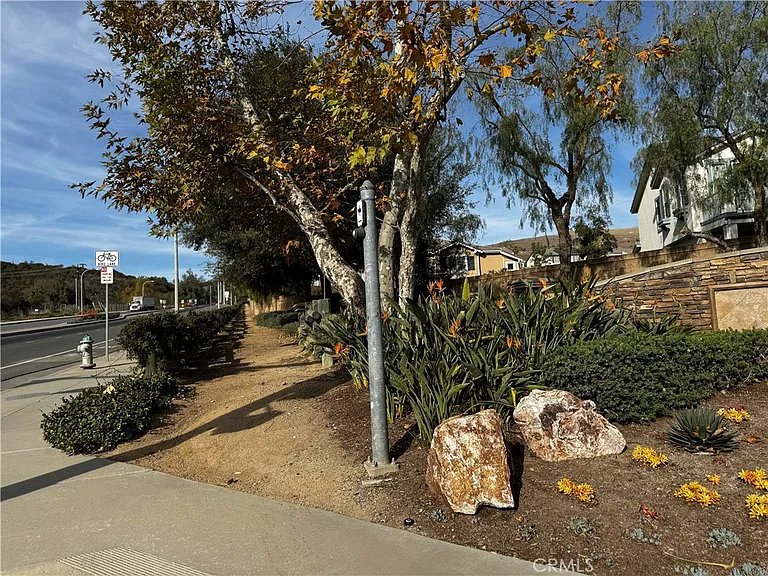 3661 Hawks Dr — Photo 28