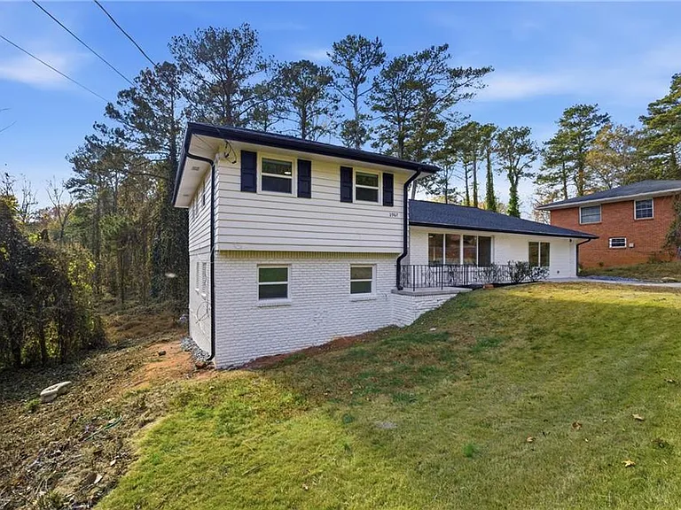 2967 Flat Shoals Rd — Photo 2