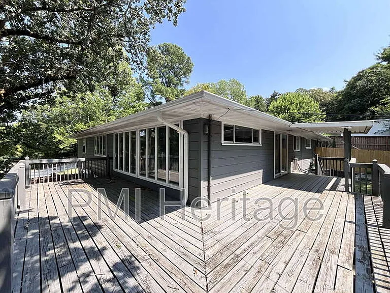 1139 N Sunset Dr — Photo 16